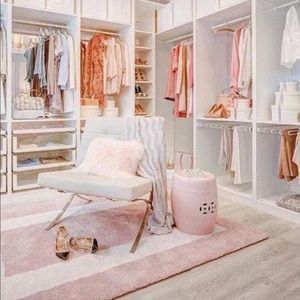 Meet your Posher, Yvette